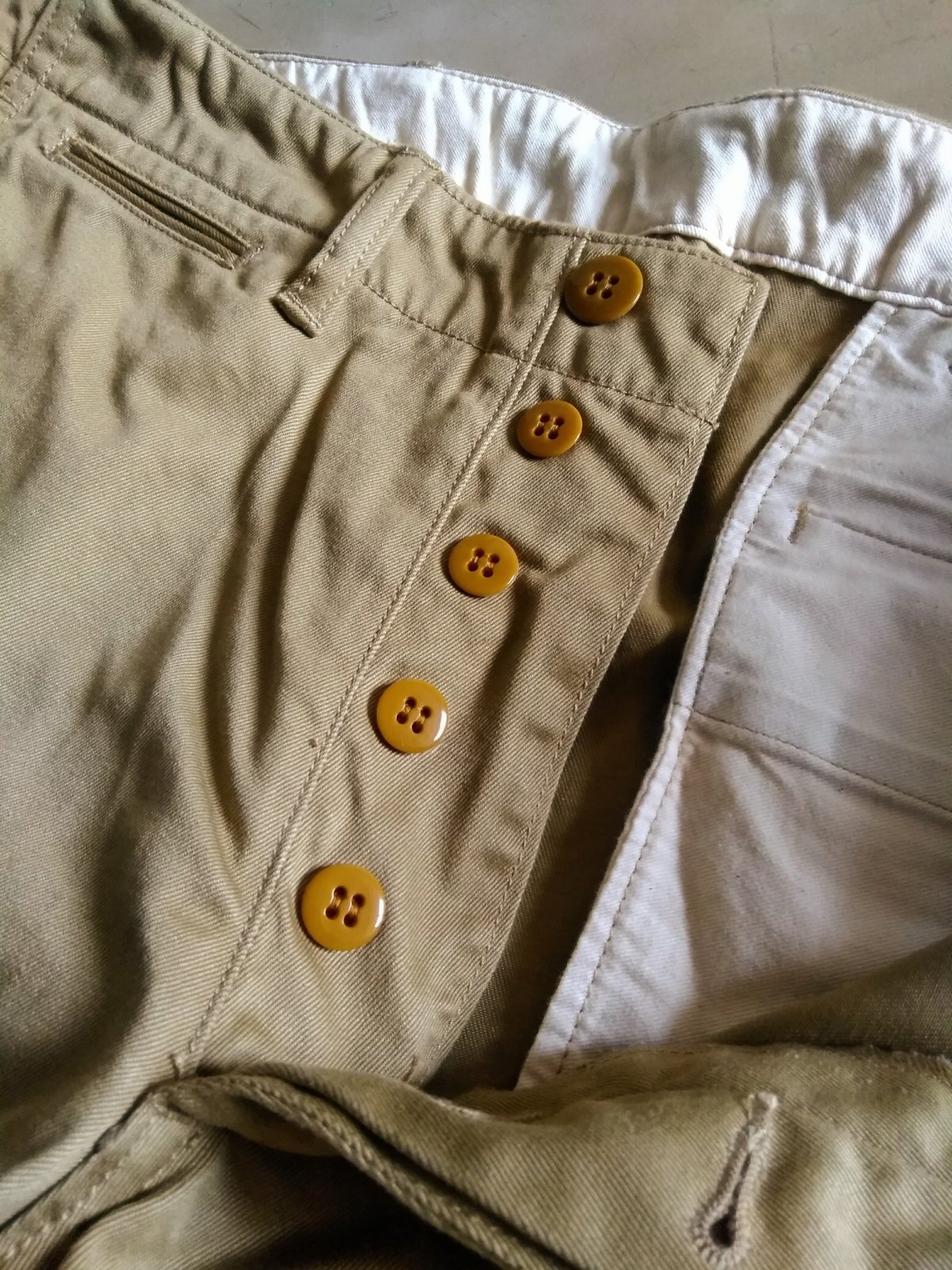 ミリタリートラウザース